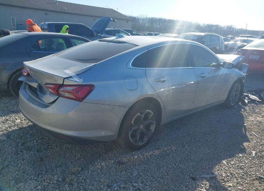 Photo 4 of 2021 Chevrolet Malibu FWD LT (VIN 1G1ZD5ST6MF003870)