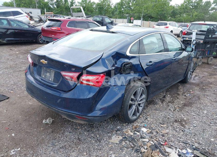 Photo 4 of 2021 Chevrolet Malibu FWD LT (VIN 1G1ZD5ST6MF003884)