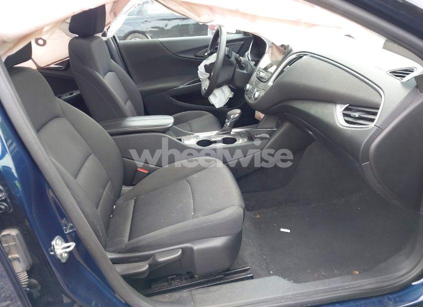 Photo 5 of 2021 Chevrolet Malibu FWD LT (VIN 1G1ZD5ST6MF003884)