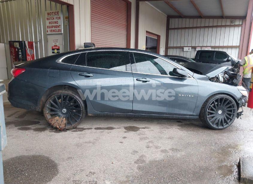 Photo 13 of 2021 Chevrolet Malibu FWD LT (VIN 1G1ZD5ST6MF004484)