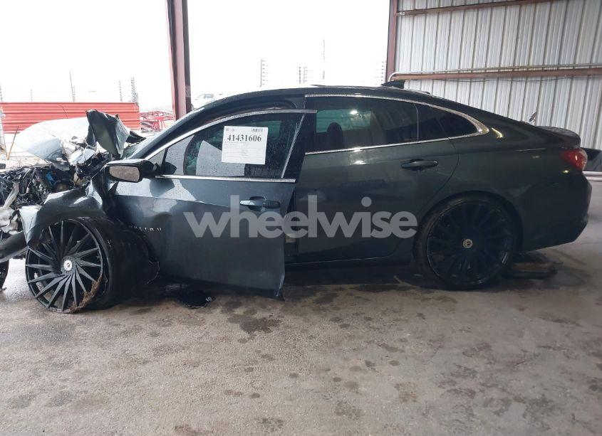 Photo 14 of 2021 Chevrolet Malibu FWD LT (VIN 1G1ZD5ST6MF004484)