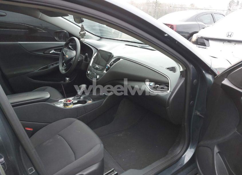 Photo 5 of 2021 Chevrolet Malibu FWD LT (VIN 1G1ZD5ST6MF007269)