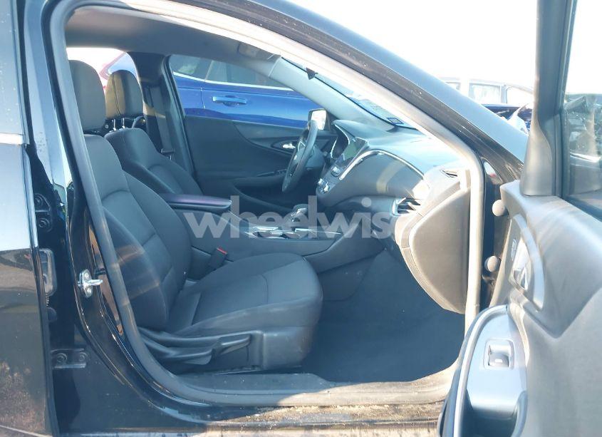 Photo 5 of 2021 Chevrolet Malibu FWD LT (VIN 1G1ZD5ST6MF027618)