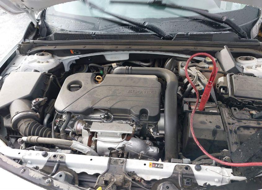 Photo 10 of 2021 Chevrolet Malibu FWD LT (VIN 1G1ZD5ST6MF046508)