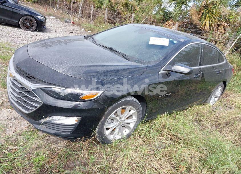 Photo 2 of 2021 Chevrolet Malibu FWD LT (VIN 1G1ZD5ST6MF056360)