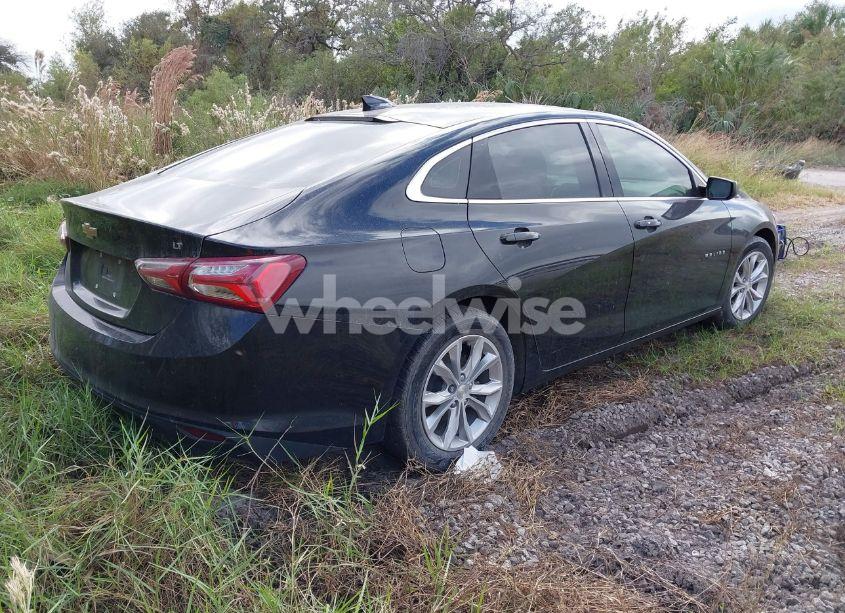 Photo 4 of 2021 Chevrolet Malibu FWD LT (VIN 1G1ZD5ST6MF056360)