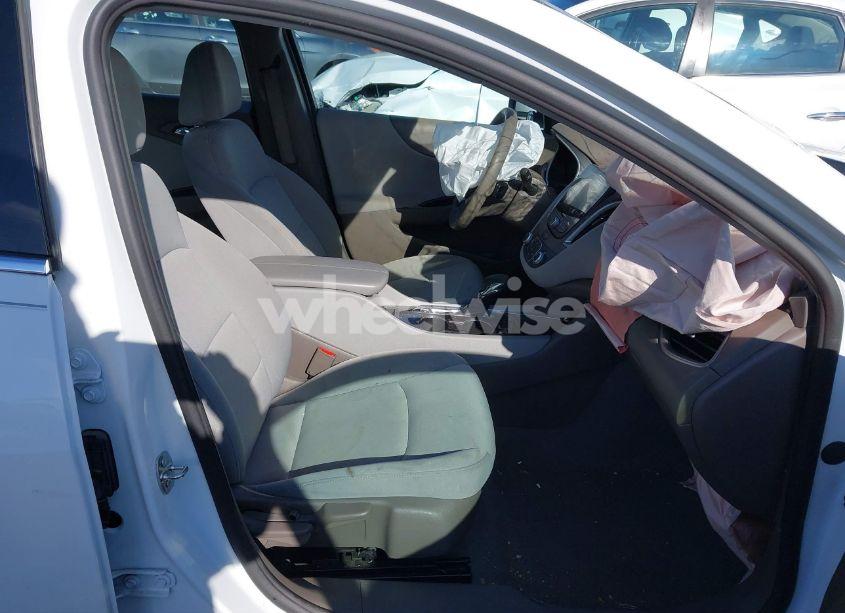 Photo 5 of 2022 Chevrolet Malibu FWD LT (VIN 1G1ZD5ST6NF113674)