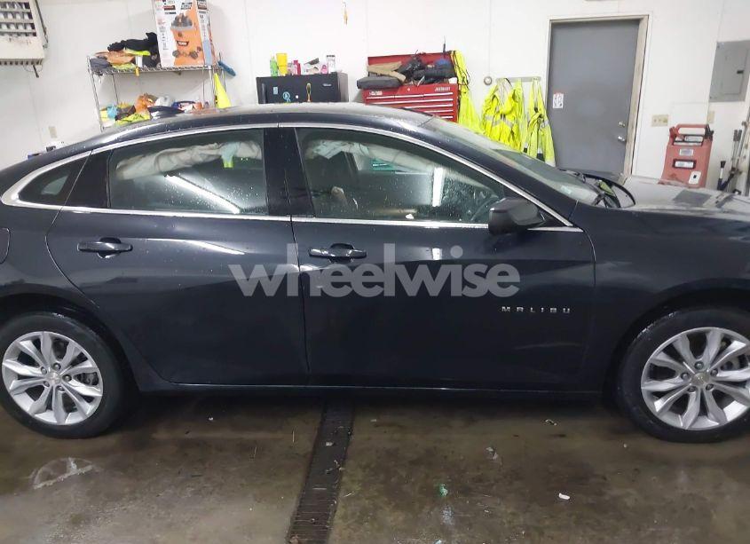 Photo 13 of 2022 Chevrolet Malibu FWD LT (VIN 1G1ZD5ST6NF122455)