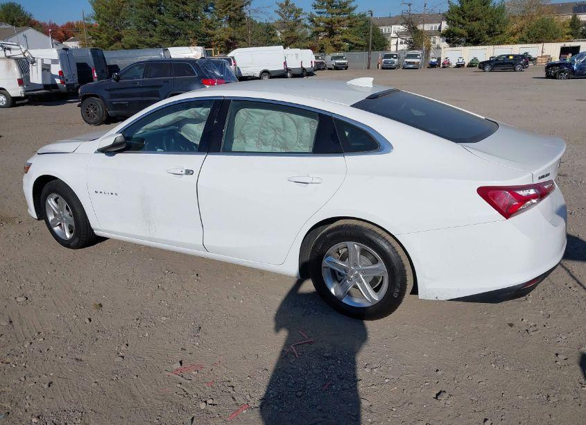 Photo 3 of 2022 Chevrolet Malibu FWD LT (VIN 1G1ZD5ST6NF134217)
