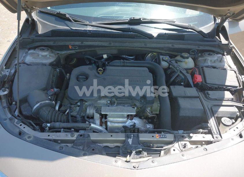 Photo 10 of 2022 Chevrolet Malibu FWD LT (VIN 1G1ZD5ST6NF178010)