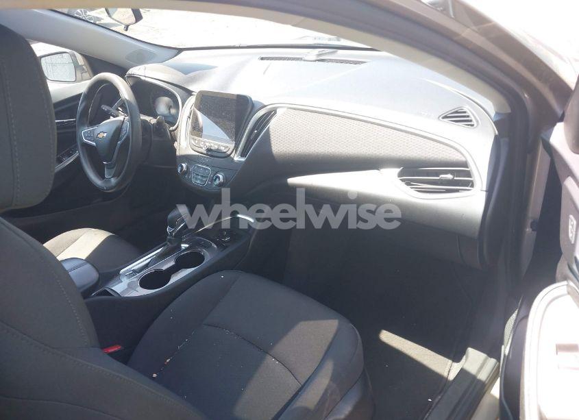 Photo 5 of 2022 Chevrolet Malibu FWD LT (VIN 1G1ZD5ST6NF178010)