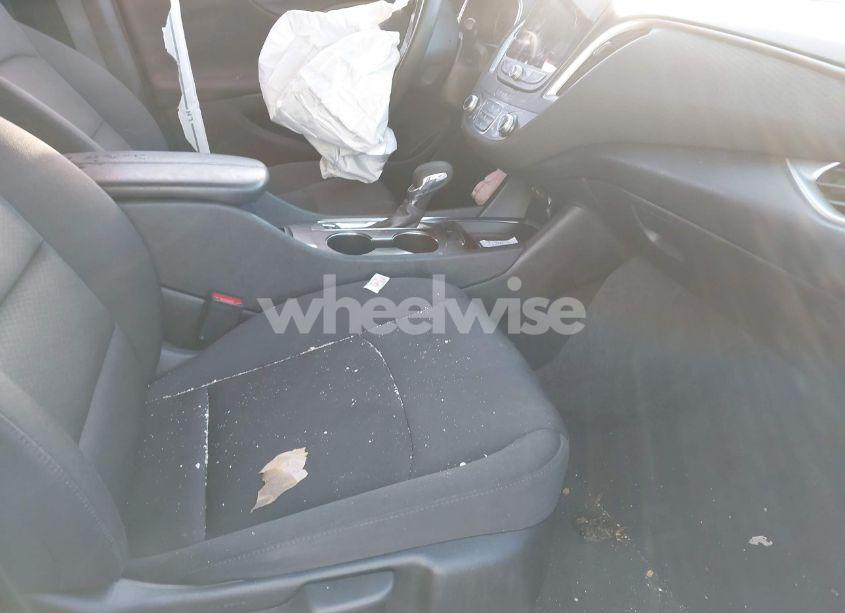 Photo 5 of 2022 Chevrolet Malibu FWD LT (VIN 1G1ZD5ST6NF179934)