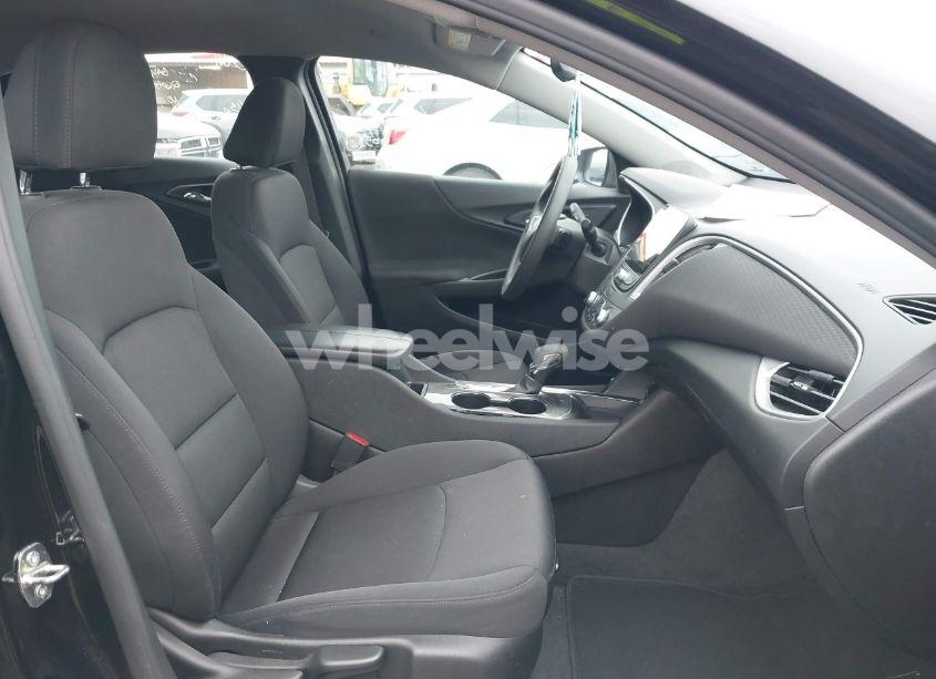 Photo 5 of 2022 Chevrolet Malibu FWD LT (VIN 1G1ZD5ST6NF184485)