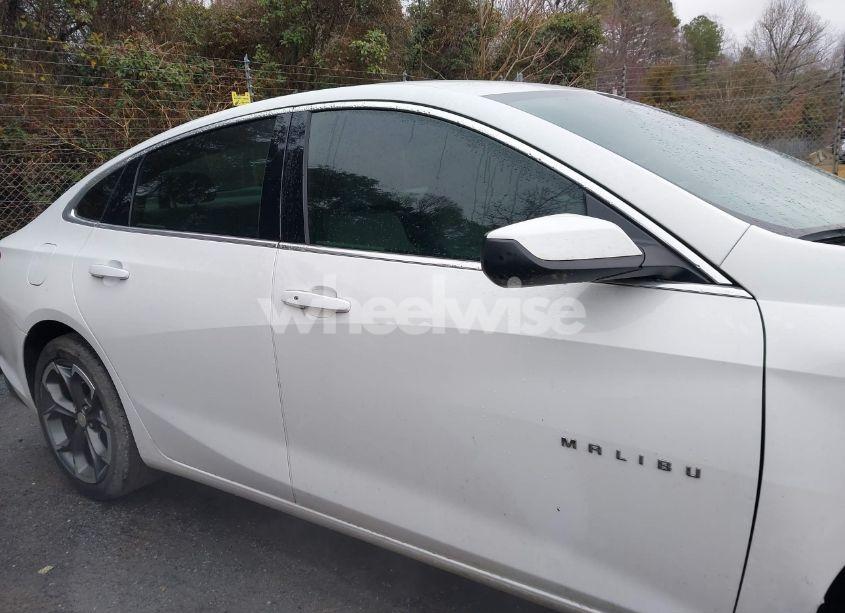 Photo 13 of 2022 Chevrolet Malibu FWD LT (VIN 1G1ZD5ST6NF206694)