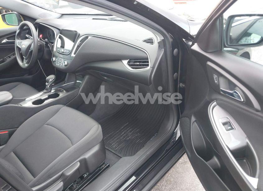 Photo 5 of 2023 Chevrolet Malibu FWD 1LT (VIN 1G1ZD5ST6PF175692)