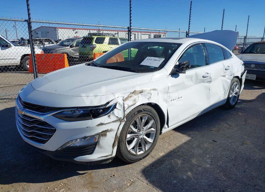 Photo 2 of 2024 Chevrolet Malibu FWD 1LT (VIN 1G1ZD5ST6RF104270)