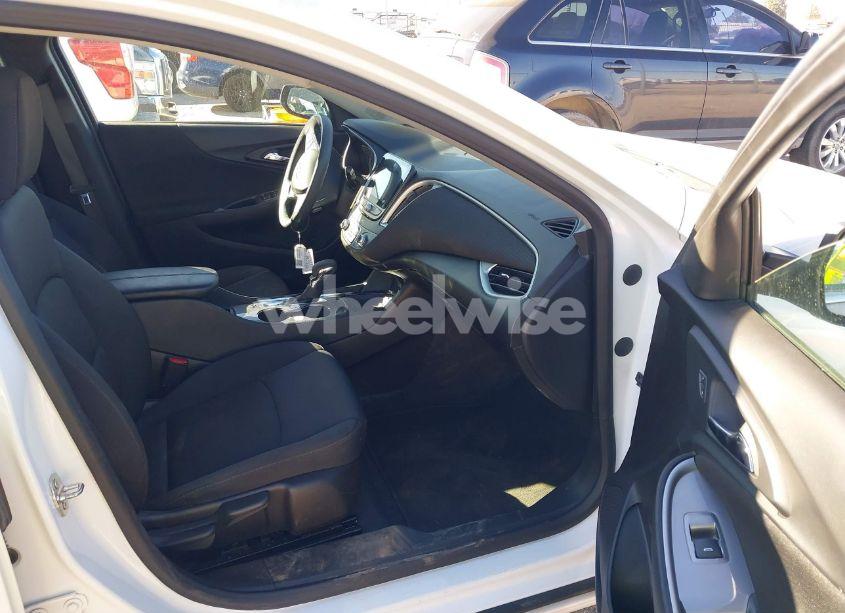 Photo 5 of 2024 Chevrolet Malibu FWD 1LT (VIN 1G1ZD5ST6RF104270)