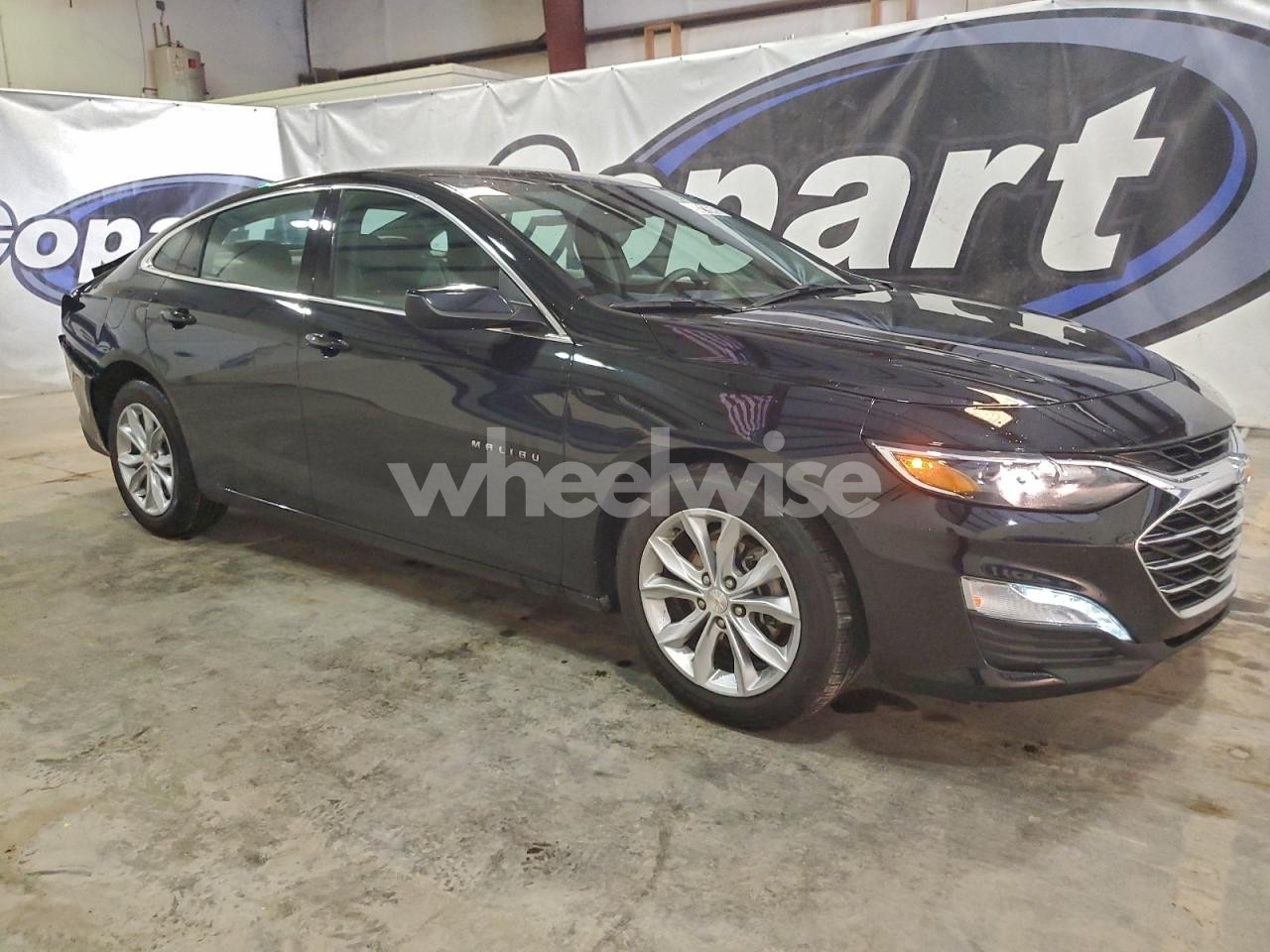 Photo 4 of 2025 CHEVROLET MALIBU LT (VIN 1G1ZD5ST6SF147240)