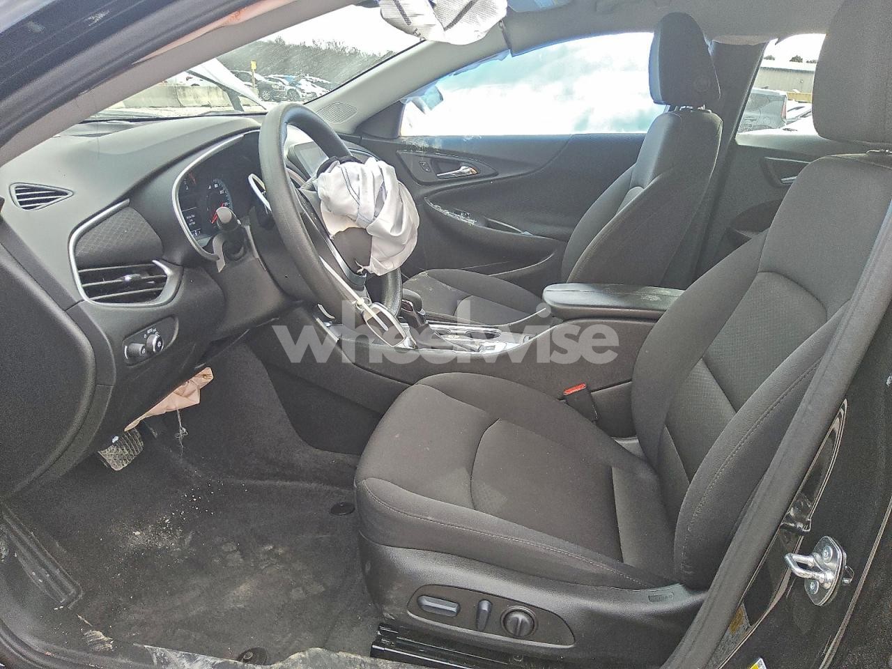 Photo 7 of 2025 CHEVROLET MALIBU LT (VIN 1G1ZD5ST6SF149893)