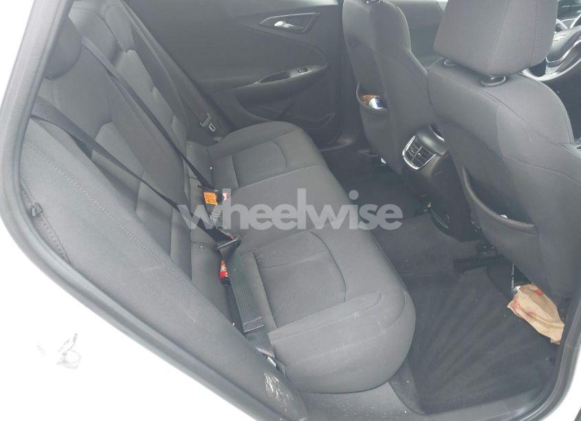 Photo 8 of 2018 Chevrolet Malibu LT (VIN 1G1ZD5ST7JF108915)