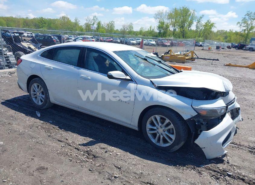 2018 Chevrolet Malibu LT (VIN 1G1ZD5ST7JF113869) main photo