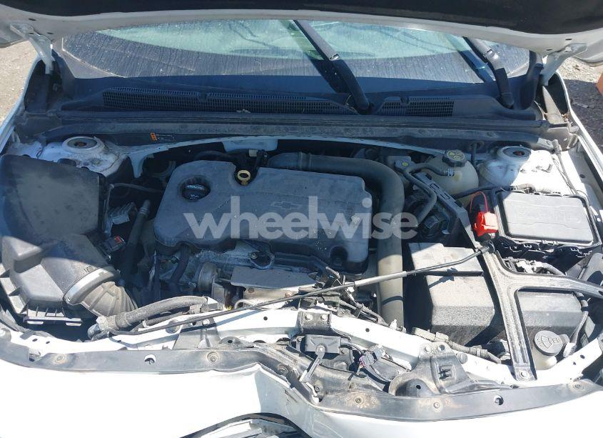 Photo 10 of 2018 Chevrolet Malibu LT (VIN 1G1ZD5ST7JF113869)