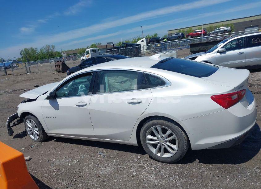 Photo 14 of 2018 Chevrolet Malibu LT (VIN 1G1ZD5ST7JF113869)