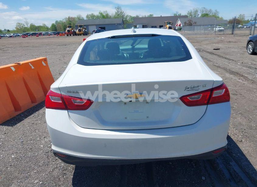 Photo 16 of 2018 Chevrolet Malibu LT (VIN 1G1ZD5ST7JF113869)