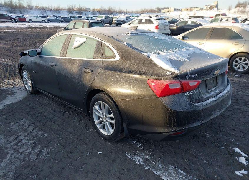 Photo 3 of 2018 Chevrolet Malibu LT (VIN 1G1ZD5ST7JF115623)
