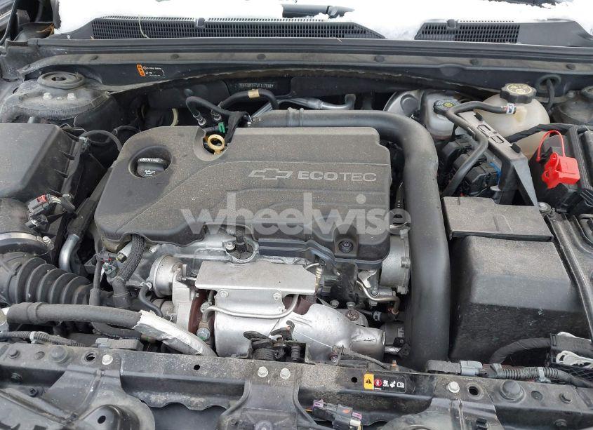 Photo 10 of 2018 Chevrolet Malibu LT (VIN 1G1ZD5ST7JF117288)