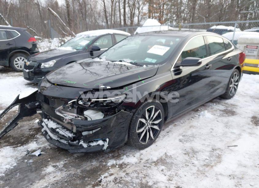 Photo 2 of 2018 Chevrolet Malibu LT (VIN 1G1ZD5ST7JF117288)