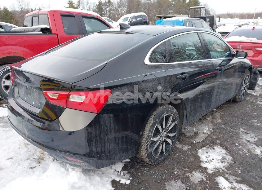 Photo 4 of 2018 Chevrolet Malibu LT (VIN 1G1ZD5ST7JF117288)