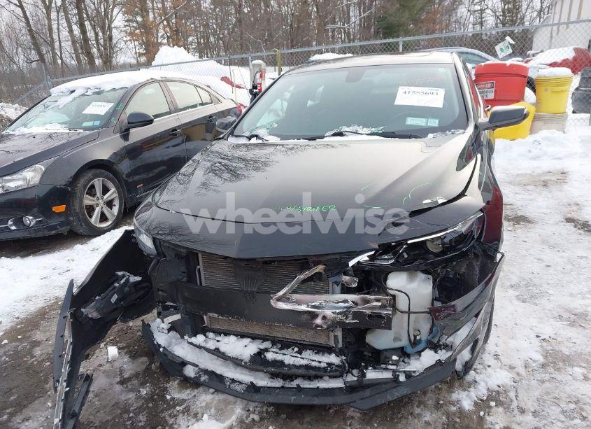 Photo 6 of 2018 Chevrolet Malibu LT (VIN 1G1ZD5ST7JF117288)