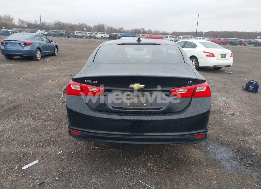 Photo 16 of 2018 Chevrolet Malibu LT (VIN 1G1ZD5ST7JF123527)