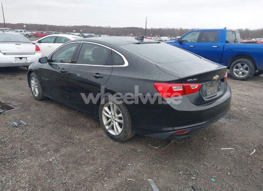 Photo 3 of 2018 Chevrolet Malibu LT (VIN 1G1ZD5ST7JF123527)