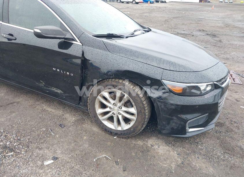 Photo 6 of 2018 Chevrolet Malibu LT (VIN 1G1ZD5ST7JF123527)