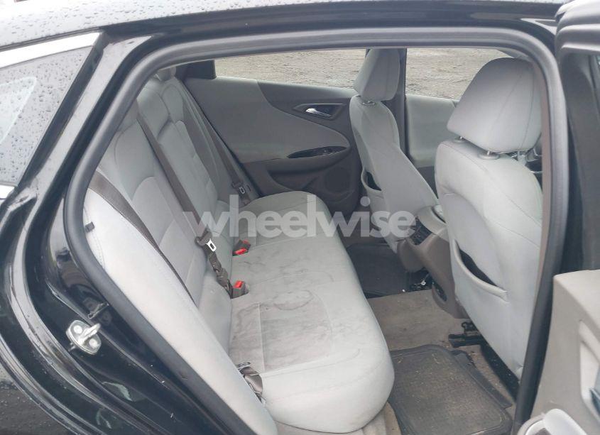 Photo 8 of 2018 Chevrolet Malibu LT (VIN 1G1ZD5ST7JF123527)