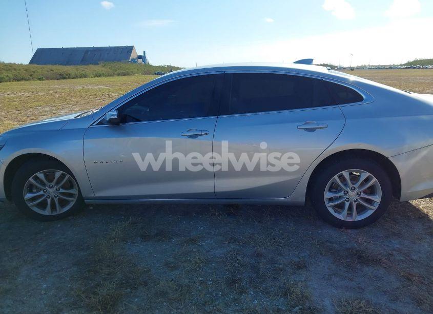 Photo 14 of 2018 Chevrolet Malibu LT (VIN 1G1ZD5ST7JF132714)