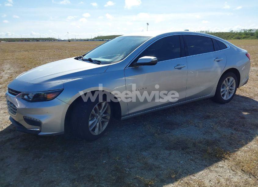 Photo 2 of 2018 Chevrolet Malibu LT (VIN 1G1ZD5ST7JF132714)