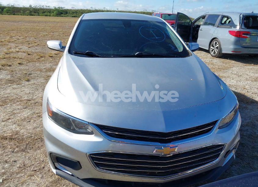 Photo 6 of 2018 Chevrolet Malibu LT (VIN 1G1ZD5ST7JF132714)