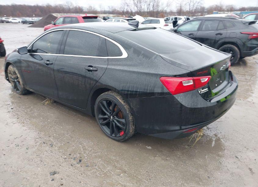 Photo 3 of 2018 Chevrolet Malibu LT (VIN 1G1ZD5ST7JF132860)