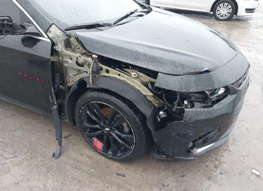 Photo 6 of 2018 Chevrolet Malibu LT (VIN 1G1ZD5ST7JF132860)