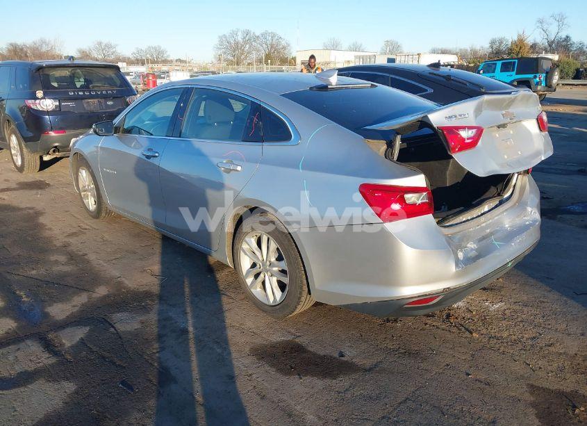 Photo 3 of 2018 Chevrolet Malibu LT (VIN 1G1ZD5ST7JF140909)