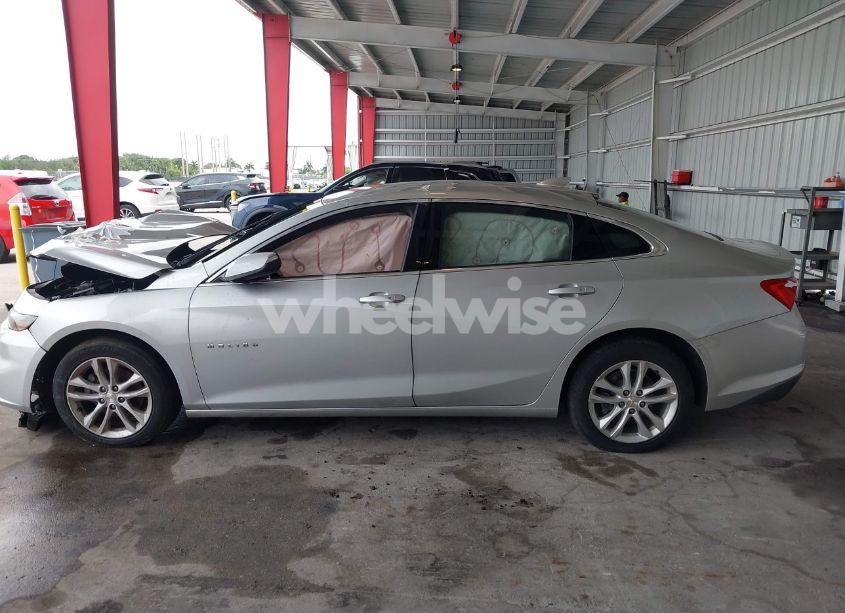 Photo 14 of 2018 Chevrolet Malibu LT (VIN 1G1ZD5ST7JF142837)