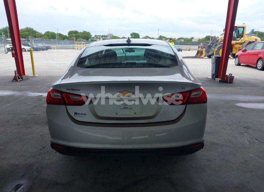 Photo 16 of 2018 Chevrolet Malibu LT (VIN 1G1ZD5ST7JF142837)