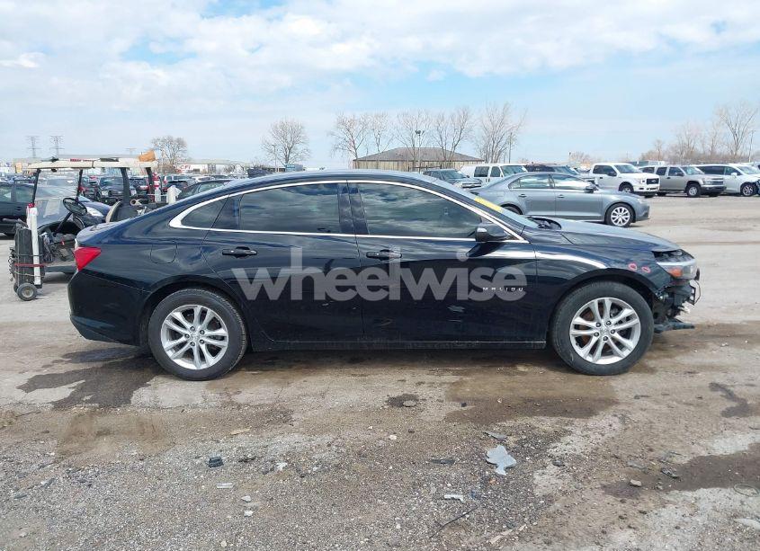 Photo 13 of 2018 Chevrolet Malibu LT (VIN 1G1ZD5ST7JF146788)