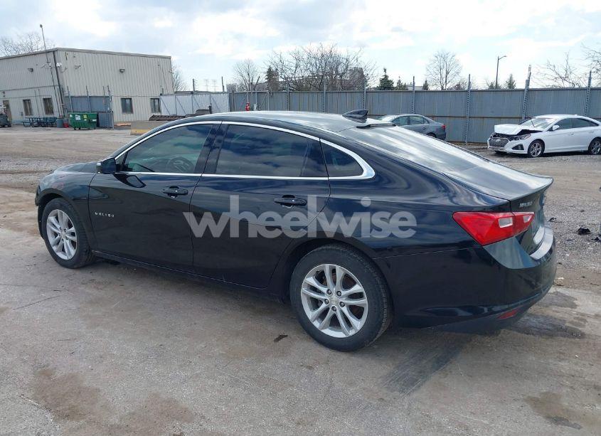 Photo 3 of 2018 Chevrolet Malibu LT (VIN 1G1ZD5ST7JF146788)