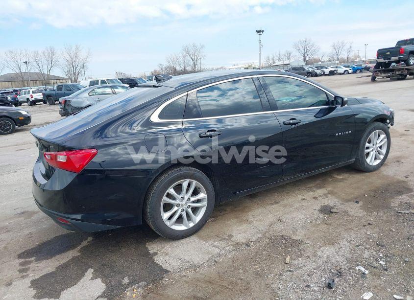 Photo 4 of 2018 Chevrolet Malibu LT (VIN 1G1ZD5ST7JF146788)