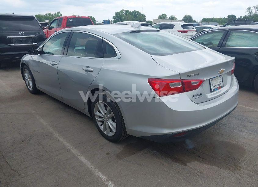 Photo 3 of 2018 Chevrolet Malibu LT (VIN 1G1ZD5ST7JF150565)