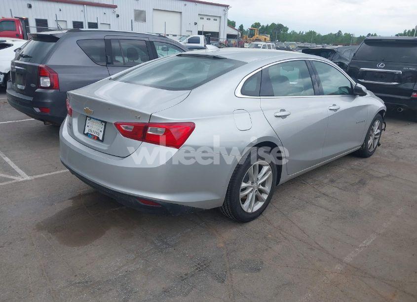 Photo 4 of 2018 Chevrolet Malibu LT (VIN 1G1ZD5ST7JF150565)